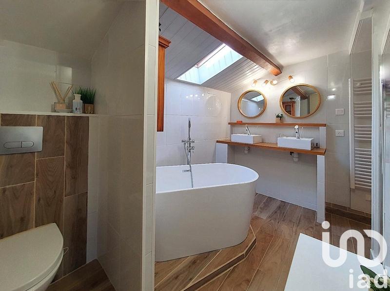 Maison - 250 m² - 7 pièces