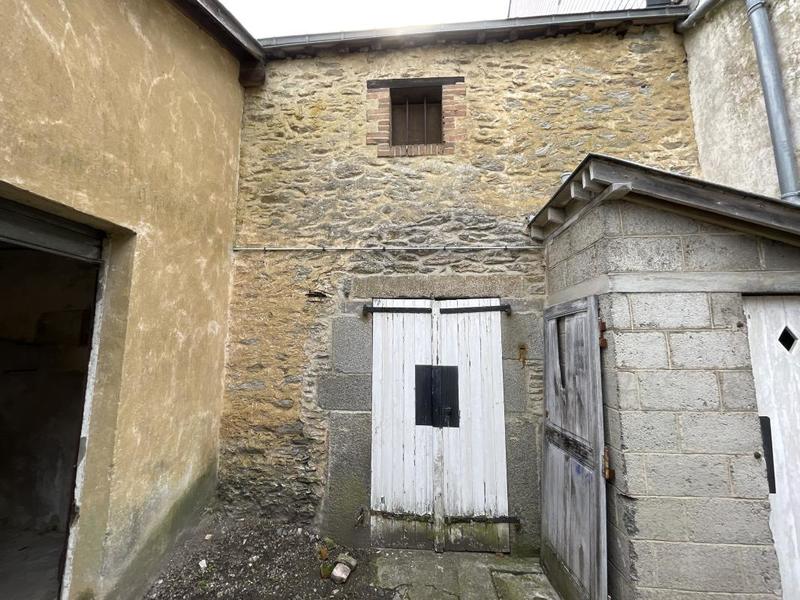 Maison - 222 m² - 10 pièces