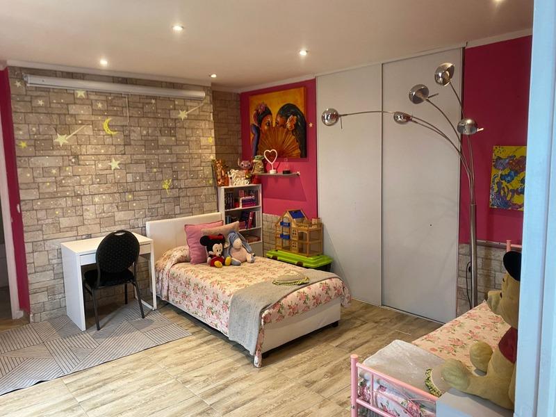 Maison - 181 m² - 7 pièces