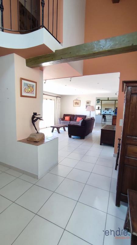 Maison - 228 m² - 6 pièces