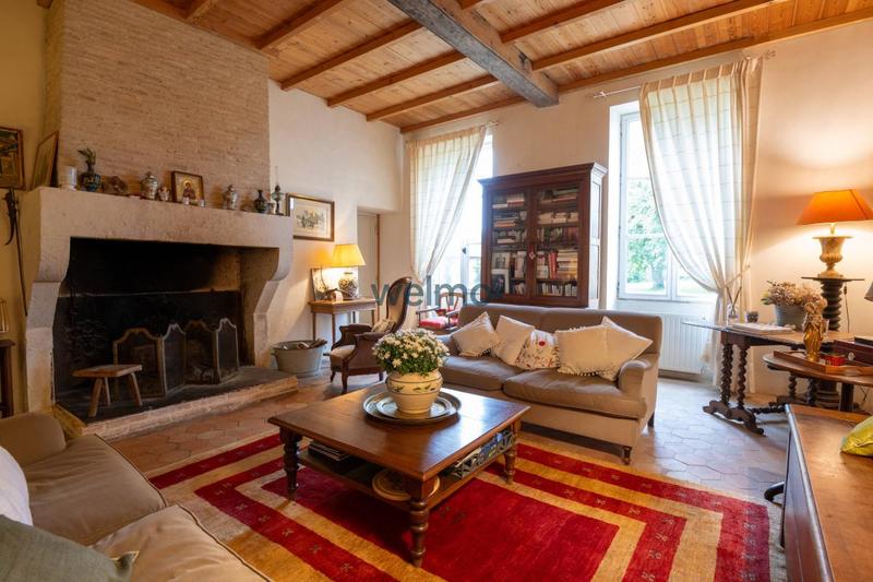 Maison - 451 m² - 10 pièces