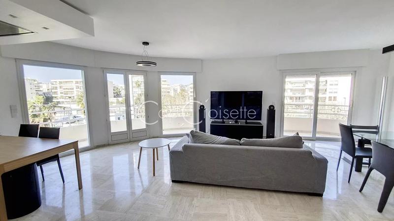 Appartement - 95 m² - 4 pièces