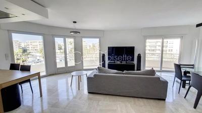 Appartement - 95 m² - 4 pièces