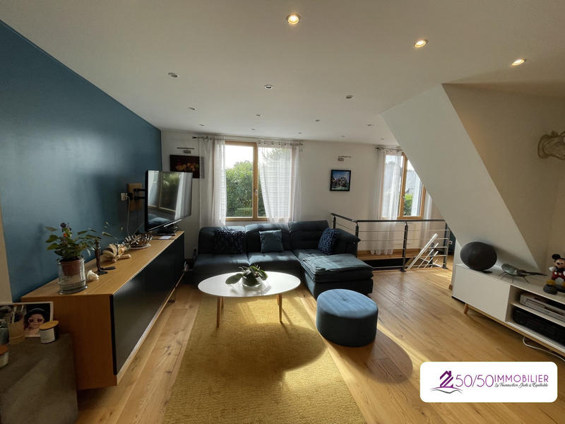 Maison - 252 m² - 9 pièces