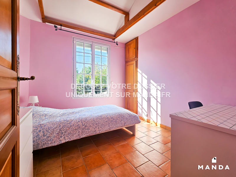 Chambre - 9 m² - 5 pièces