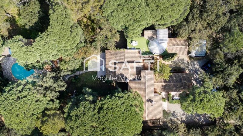 Maison - 288 m² - 12 pièces