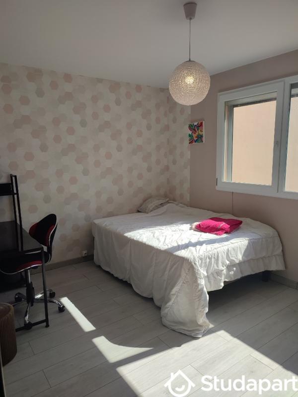 Chambre - 11 m² - 1 pièce