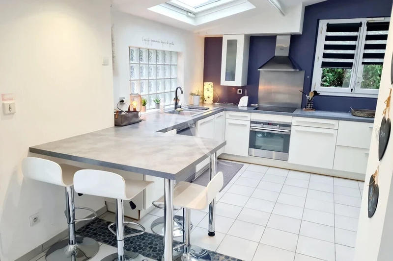 Maison - 140 m² - 6 pièces