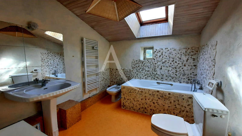 Maison - 169 m² - 6 pièces