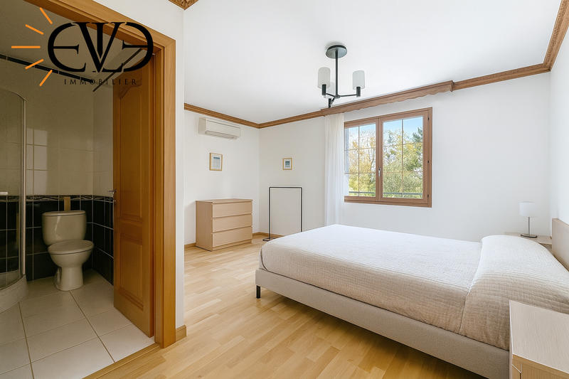 Villa - 234 m² - 7 pièces