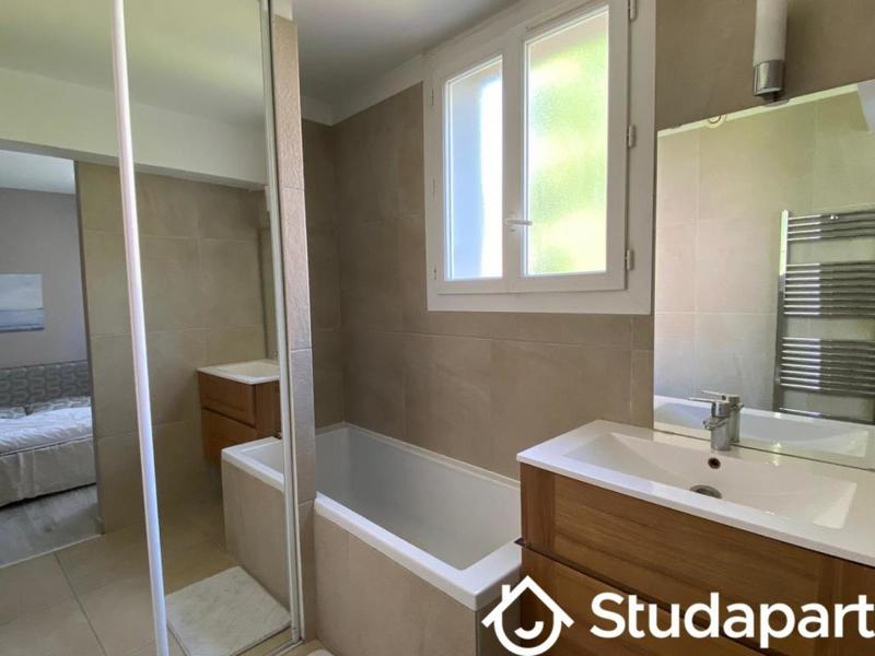 Chambre - 12 m² - 1 pièce