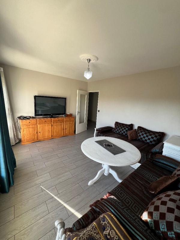 Appartement - 83 m² - 5 pièces