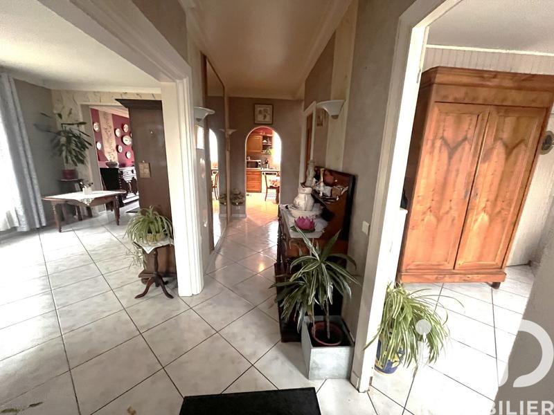 Maison - 222 m² - 10 pièces