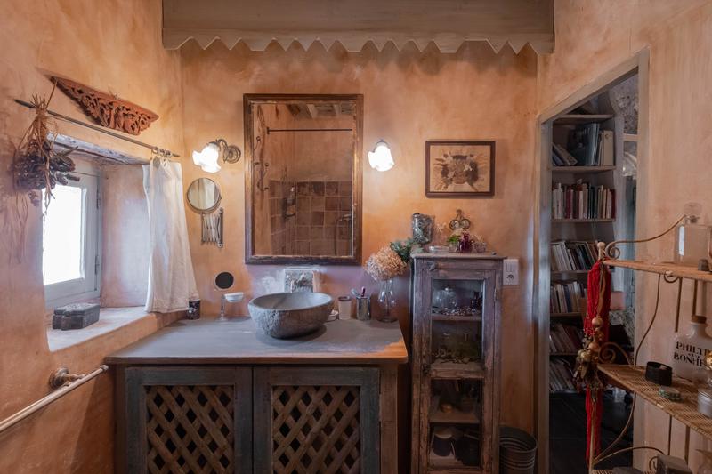 Maison en pierre - 215 m² - 7 pièces