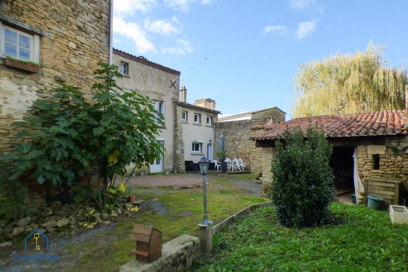 Maison ancienne - 205 m² - 8 pièces