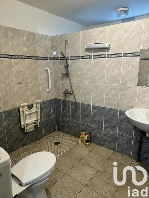 Maison - 230 m² - 8 pièces