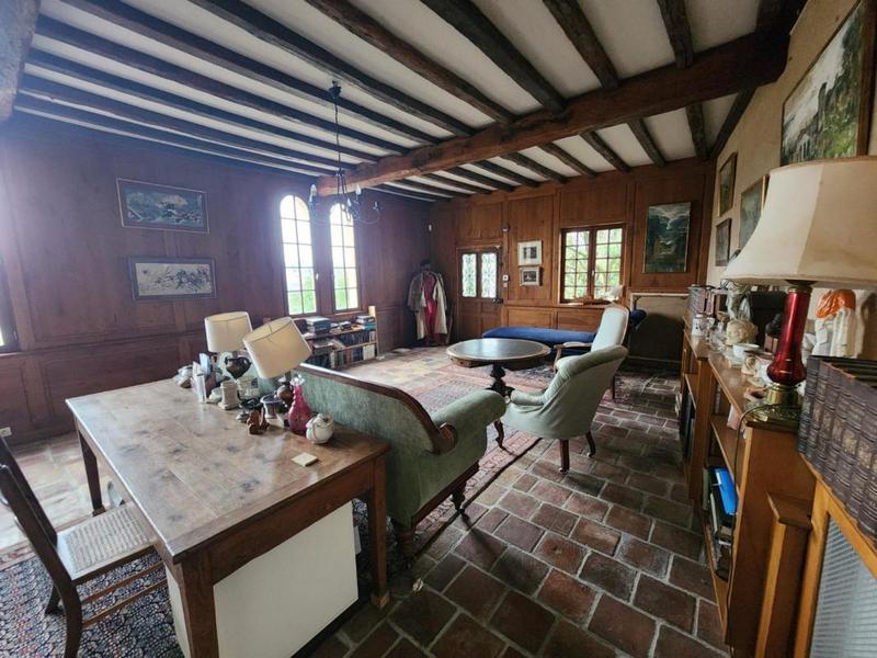 Maison - 200 m² - 12 pièces