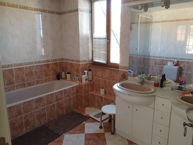 Maison - 196 m² - 6 pièces