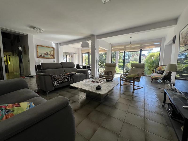 Villa - 200 m² - 5 pièces