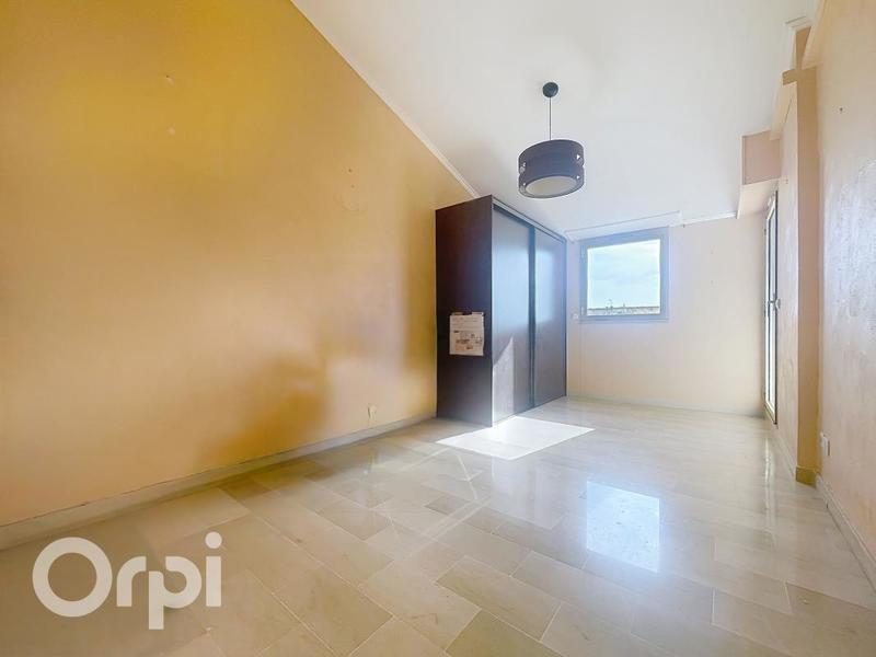 Appartement - 96 m² - 4 pièces