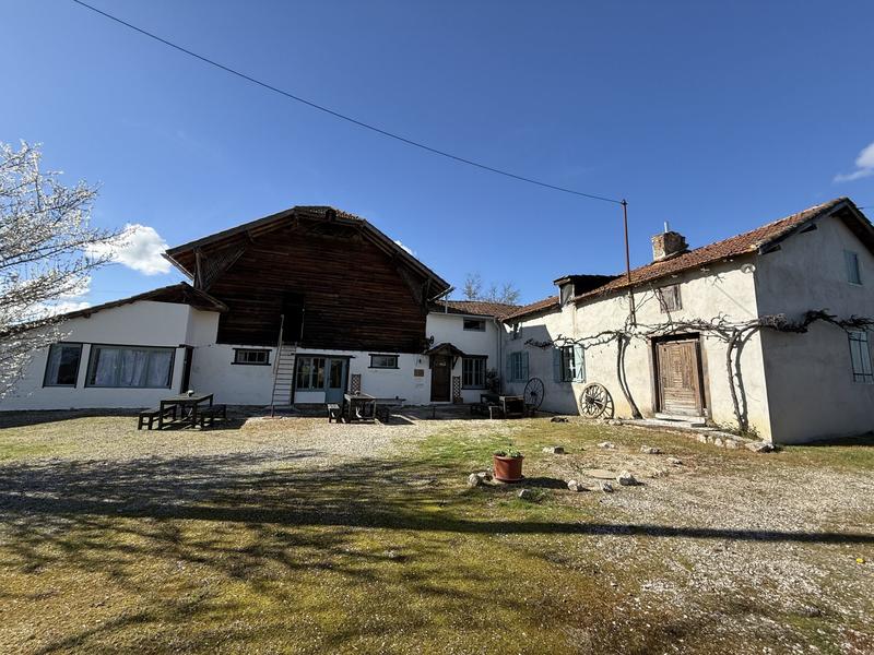 Maison - 340 m² - 17 pièces