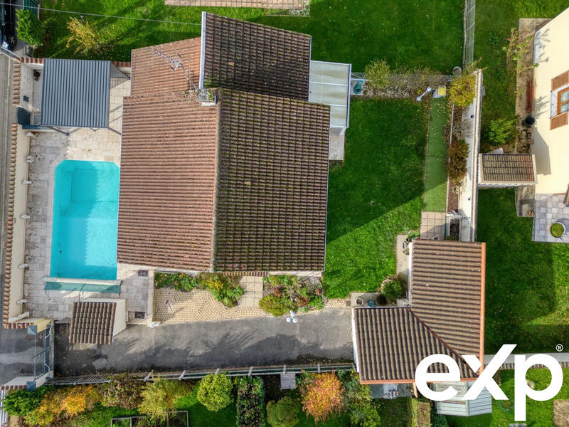 Maison - 121 m² - 7 pièces