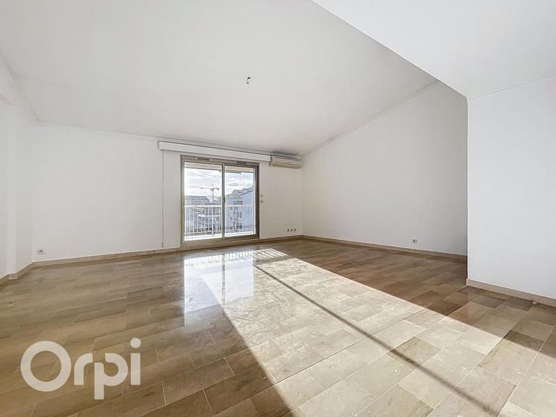 Appartement - 96 m² - 4 pièces