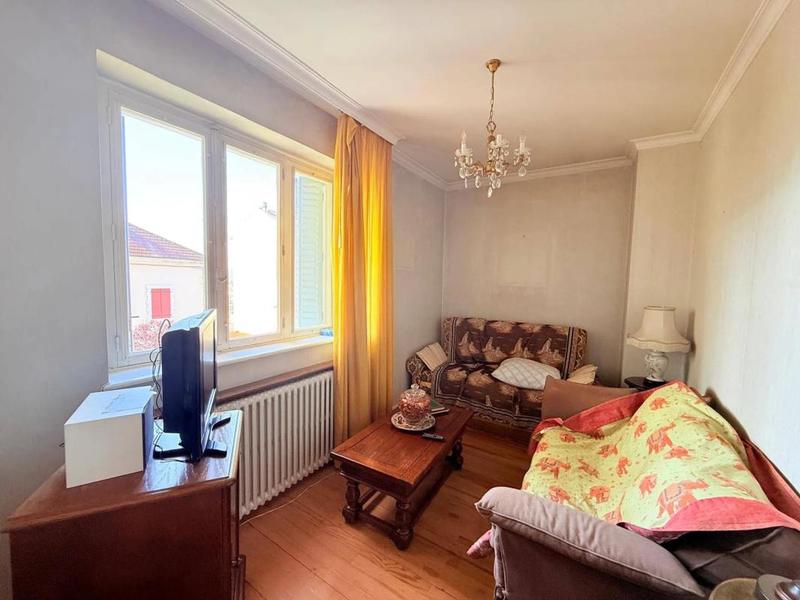 Maison - 210 m² - 8 pièces