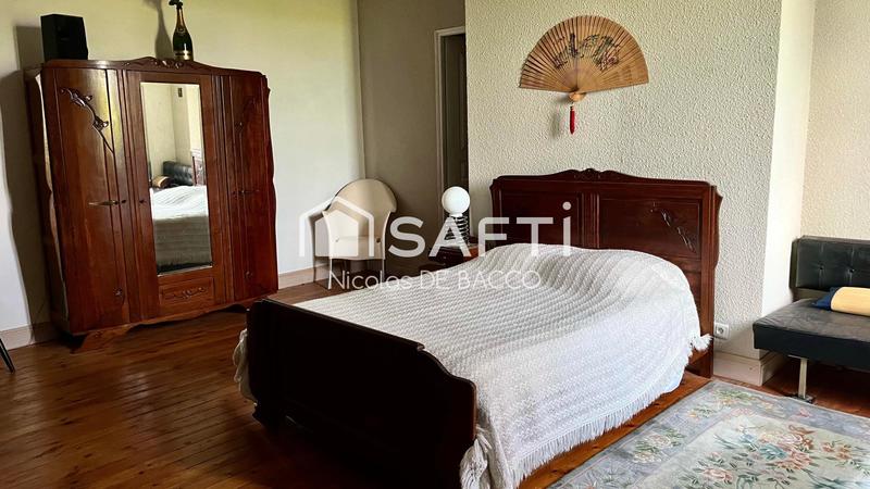 Maison - 385 m² - 10 pièces