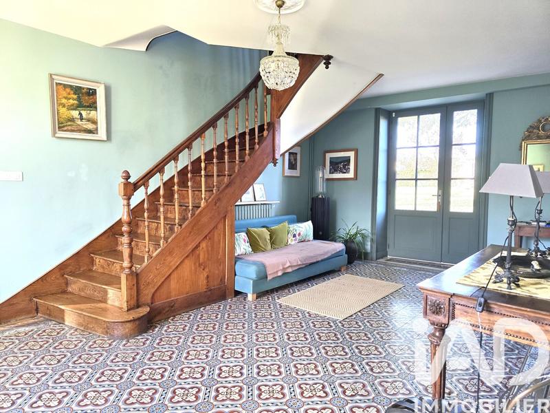 Maison - 335 m² - 10 pièces