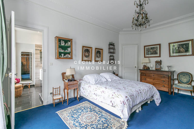 Maison - 272 m² - 11 pièces