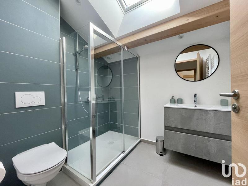 Maison - 250 m² - 6 pièces