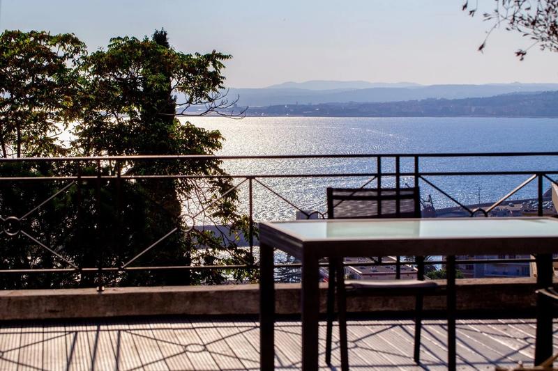 Villa - 325 m² - 6 pièces