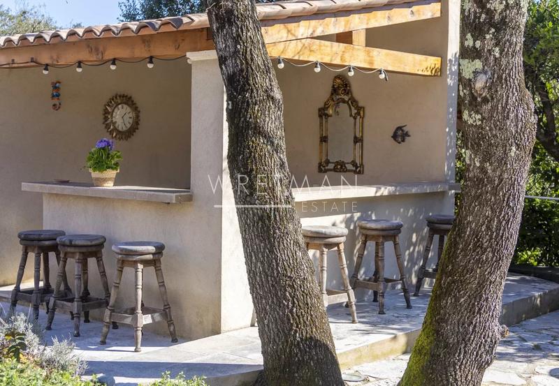 Maison - 227 m² - 8 pièces