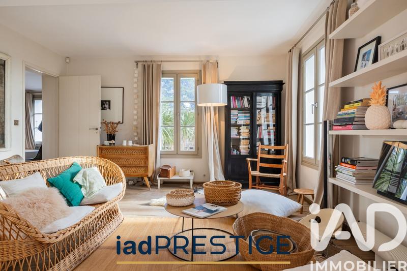 Maison - 257 m² - 8 pièces