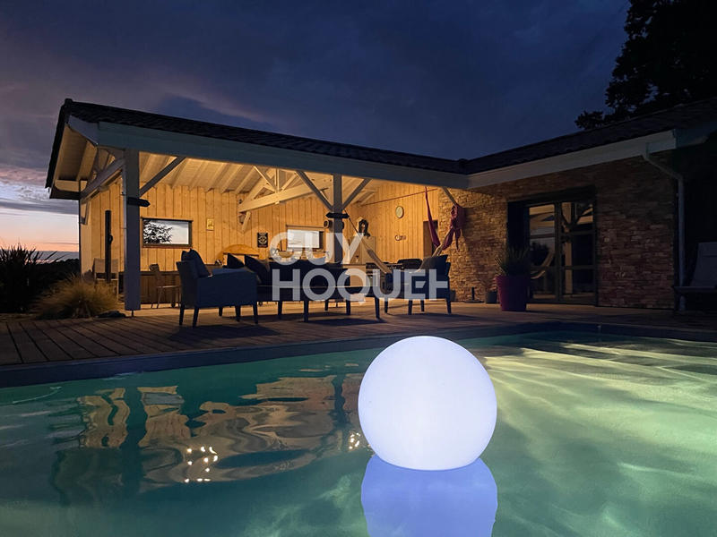 Maison - 230 m² - 5 pièces