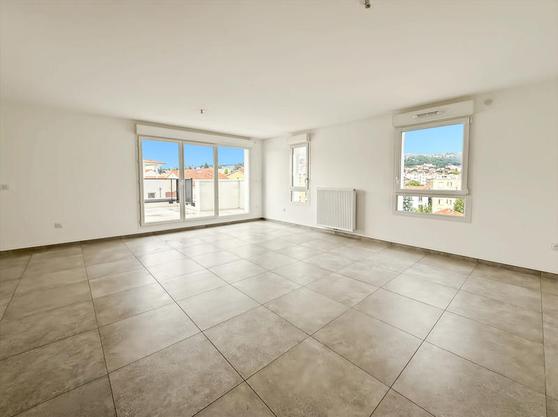 Appartement - 102 m² - 4 pièces