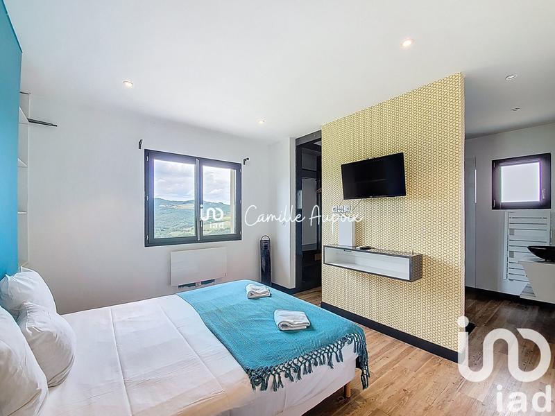 Maison - 184 m² - 7 pièces