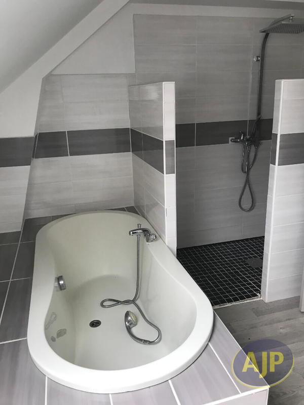 Maison - 280 m² - 9 pièces