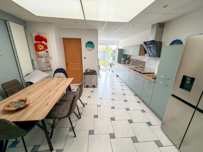 Maison - 97 m² - 5 pièces