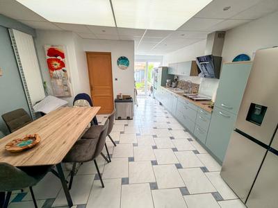 Maison - 97 m² - 5 pièces