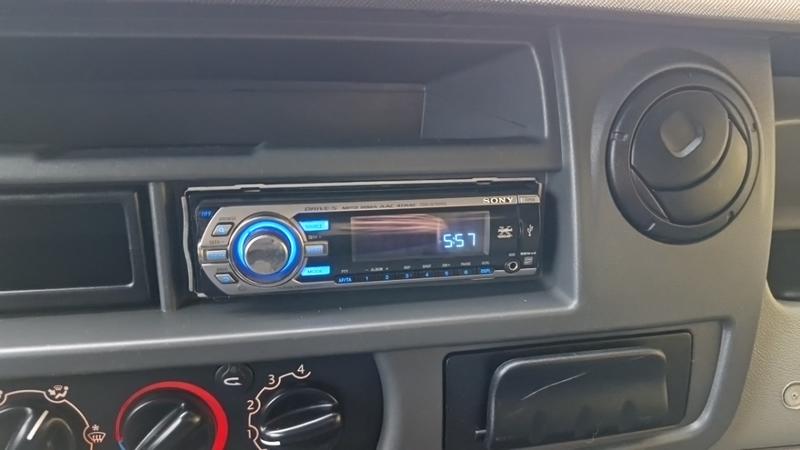 Renault Master 3.5t 2.5 dci 120 confort Caisse 20m3 + Hayon