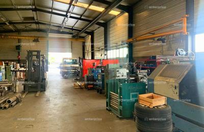 Local d'activité / Entrepôt - 700 m²