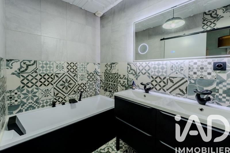 Maison - 250 m² - 9 pièces