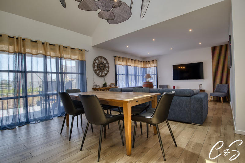 Maison contemporaine - 137 m² - 6 pièces