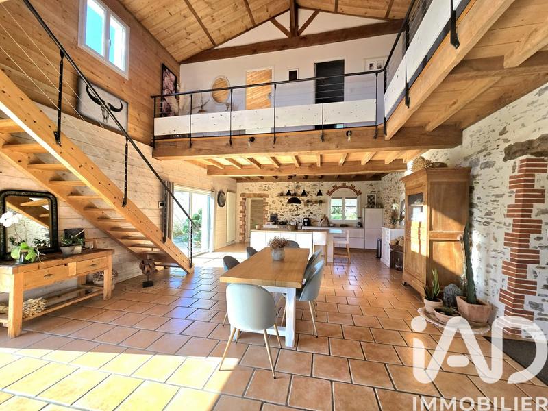 Maison - 160 m² - 5 pièces