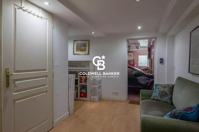 Maison - 450 m² - 7 pièces