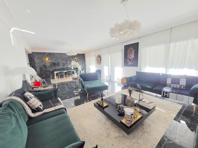 Appartement - 166 m² - 5 pièces