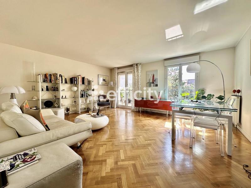 Appartement - 99 m² - 4 pièces