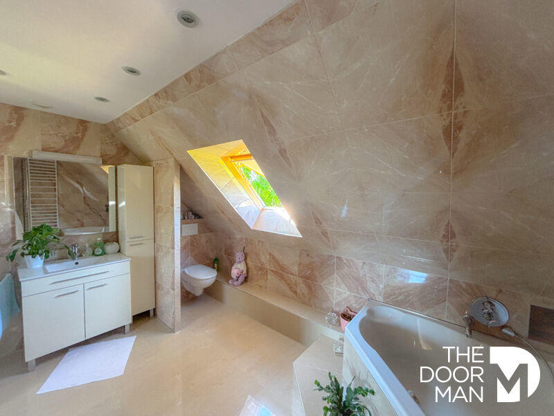 Maison - 141 m² - 5 pièces